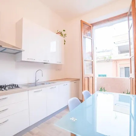 Minimalist Chic A Villanova 3bdr - 2bth - Wifi