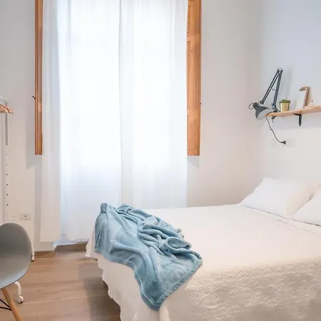 Apartment Minimalist Chic A Villanova 3bdr - 2bth - Wifi *