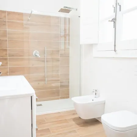 Apartment Minimalist Chic A Villanova 3bdr - 2bth - Wifi Cagliari
