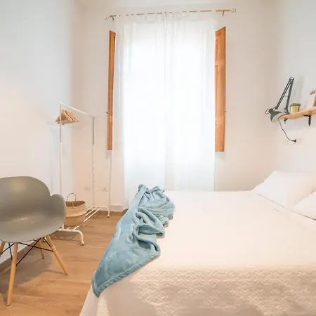 Minimalist Chic A Villanova 3bdr - 2bth - Wifi Apartment *