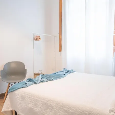 Apartment Minimalist Chic A Villanova 3bdr - 2bth - Wifi *
