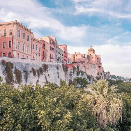 Apartment Minimalist Chic A Villanova 3bdr - 2bth - Wifi Cagliari